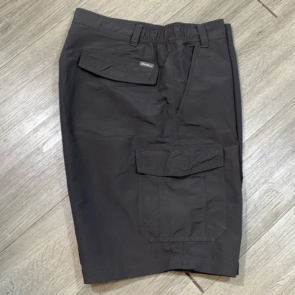 Eddie Bauer Gray Activewear Cargo Shorts size XL - Picture 1 of 9